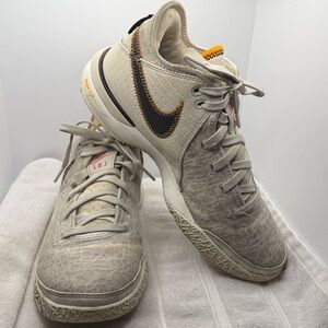 Nike Zoom LeBron NXXT Gen Woman’s 7.5 Basketball Sneakers